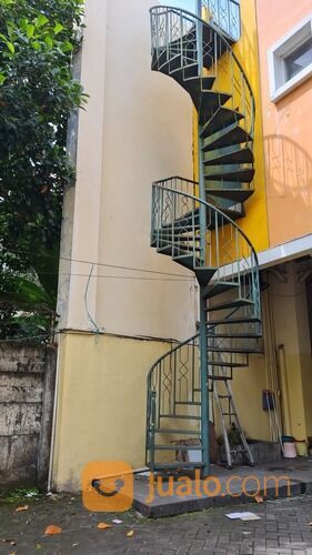 tangga putar dan tangga trap