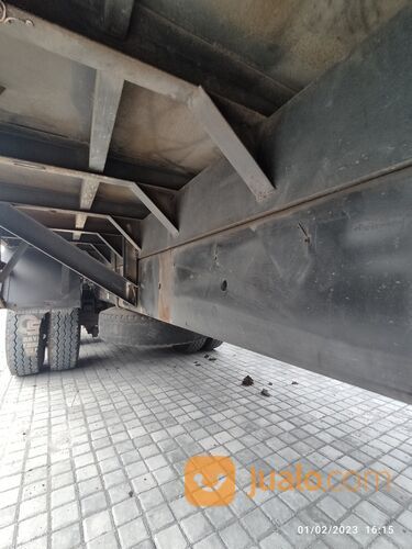 Isuzu Giga FVM 34 U - 285 PS Truk Box Cargo / Full Box Tronton 6x2 Tahun 2019