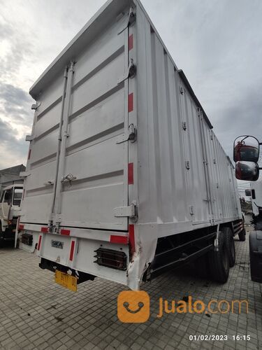 Isuzu Giga FVM 34 U - 285 PS Truk Box Cargo / Full Box Tronton 6x2 Tahun 2019