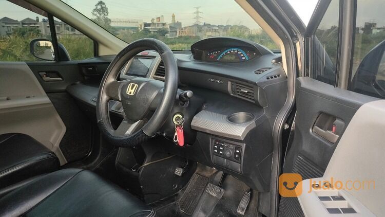 Honda Freed PSD Hitam Automatic Th 2011 SS Lengkap