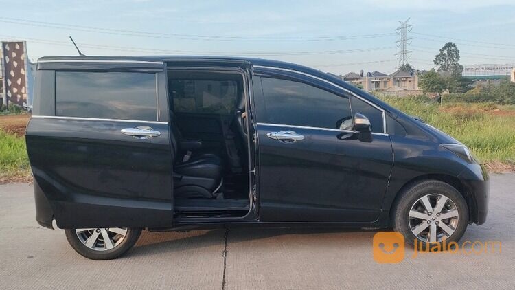 Honda Freed PSD Hitam Automatic Th 2011 SS Lengkap