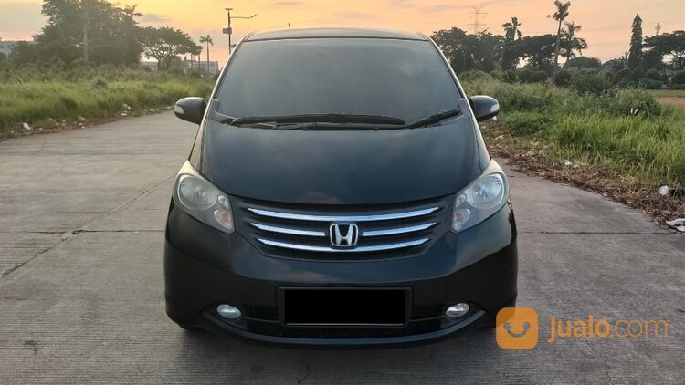 Honda Freed PSD Hitam Automatic Th 2011 SS Lengkap
