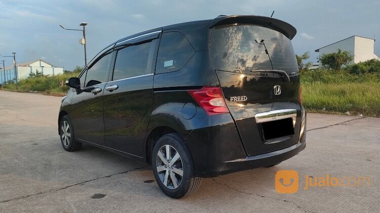 Honda Freed PSD Hitam Automatic Th 2011 SS Lengkap
