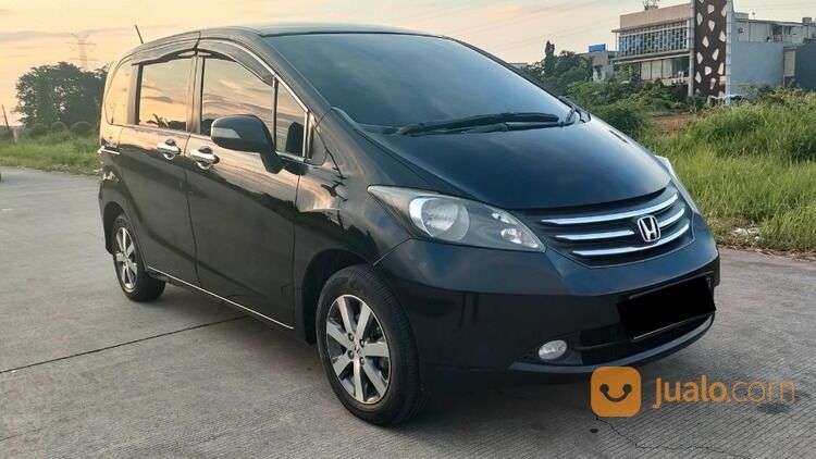 Honda Freed PSD Hitam Automatic Th 2011 SS Lengkap