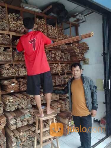 Jasa pemasangan moulding &wall moulding