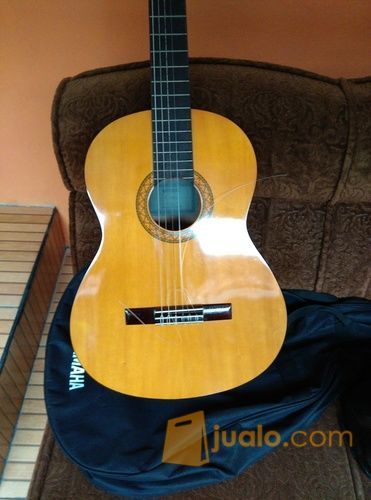 gitar akustik yamaha C330A