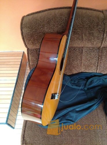 gitar akustik yamaha C330A