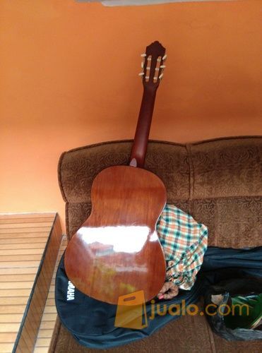 gitar akustik yamaha C330A