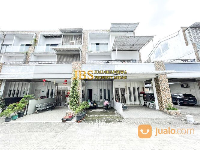 Rumah Komplek Lacoste Paradise Jalan Sunggal