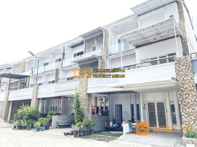 Rumah Komplek Lacoste Paradise Jalan Sunggal