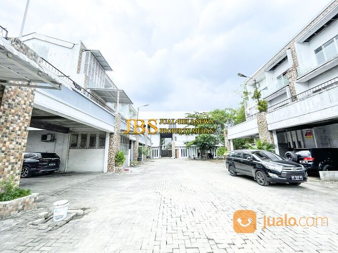 Rumah Komplek Lacoste Paradise Jalan Sunggal