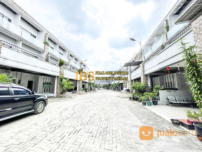 Rumah Komplek Lacoste Paradise Jalan Sunggal