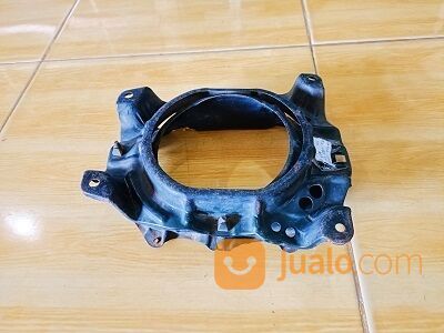 Batok ring lampu depan Toyota Kijang Super sebelah kiri