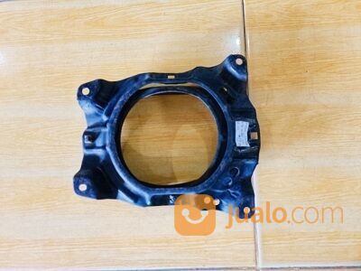 Batok ring lampu depan Toyota Kijang Super sebelah kiri