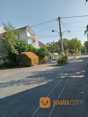 Rumah lantai 2 di kompleks Jl. Adi Sucipto