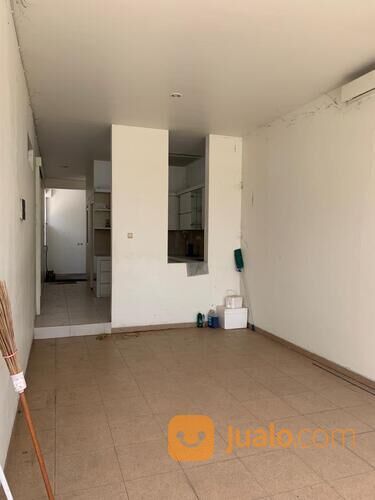 Rumah 2 Lantai Minimalis di Perumahan Elit Surabaya Barat - Alam Galaxy View jalan utama
