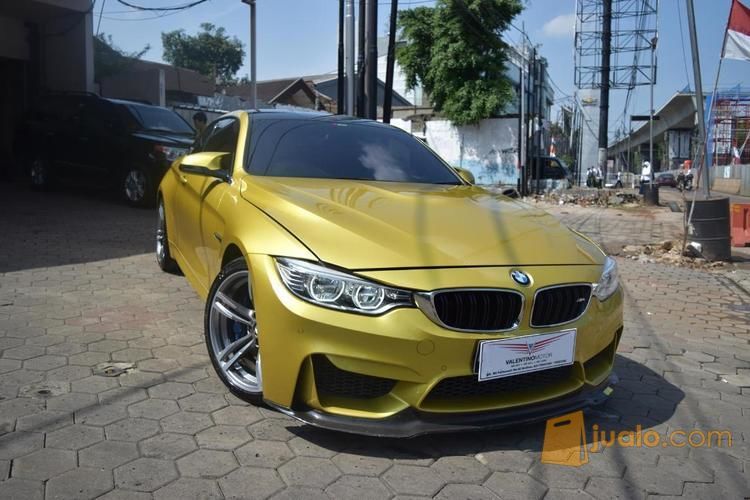 BMW M4 Coupe warna Gold tahun 2015