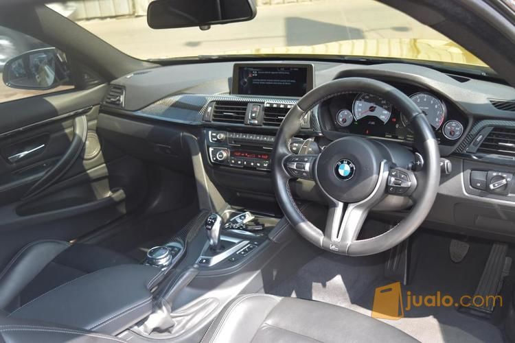 BMW M4 Coupe warna Gold tahun 2015