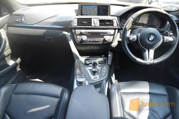 BMW M4 Coupe warna Gold tahun 2015