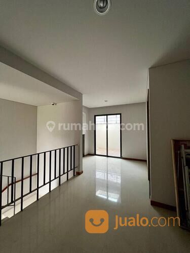 Rumah Greenwich Park Cluster Caelus BSD City