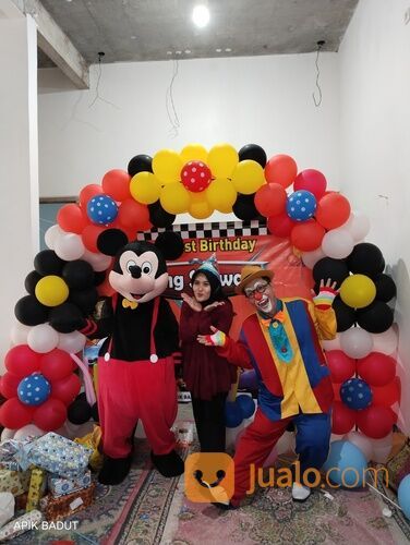 Dekorasi balon plus badut ulang tahun & khitanan