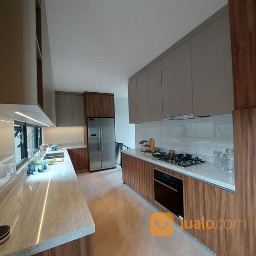Layton Rumah Mewah Tercantik di Navapark BSD City