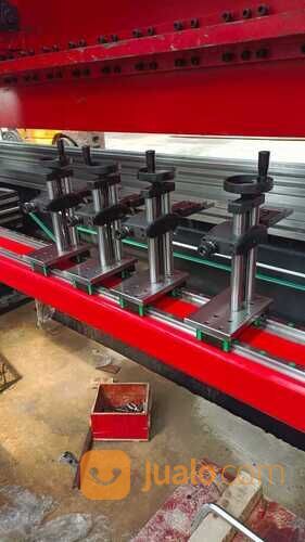 MESIN BENDING PLAT 300T 6000 6 METER