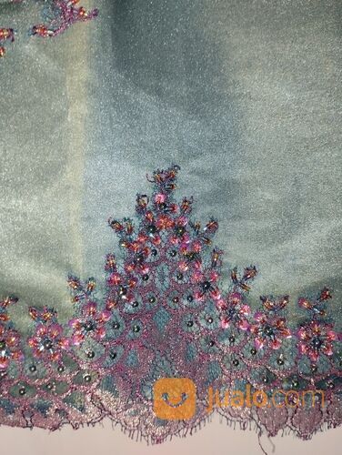 Dress Pesta Wanita Motif Manik - Manik