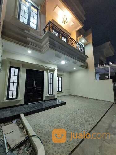 Rumah Mewah Desain Klasik Modern di Jagakarsa Jakarta