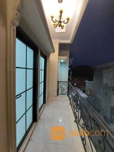 Rumah Mewah Desain Klasik Modern di Jagakarsa Jakarta