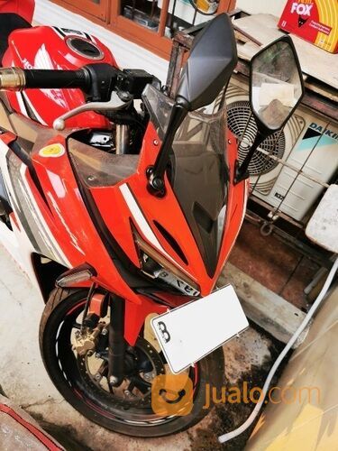 HONDA CBR 150 Tahun 2016 warna MERAH