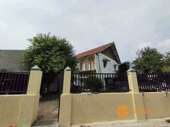 Rumah Tua di Jalan Empu Tantular Kawasan Darmo Surabaya