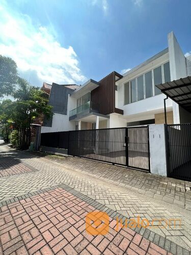 Rumah Villa Taman Gapura Citraland New Modern Garasi 3 Mobil Dekat G-Walk