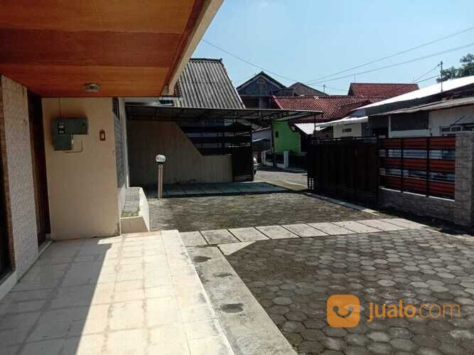 Rumah tengah kota Jalan Taman siswa