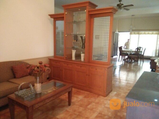 Rumah Nginden Intan Barat Blok C Surabaya