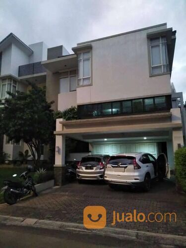 Taman Telaga Golf BSD City Rumah Dekat Danau ASri Dan Nyaman