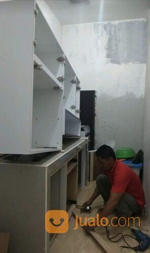 JASA SERVIS PERBAIKI LEMARI, KITCHEN SET, MEJA, RANJANG, JABODETABEK.