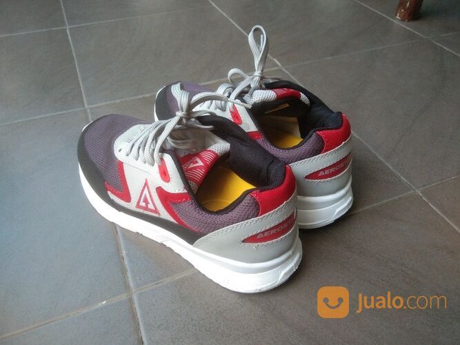 Sepatu Sneakers Aerostreet Osaka