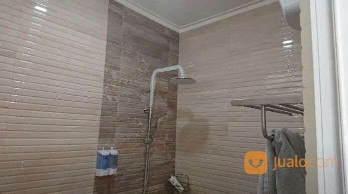 RUMAH LENGKONG BESAR,JL JATI BANDUNG AKSES GANG COCOK U/ KOST AN