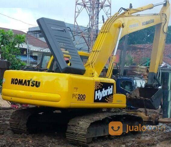 Excavator Komatsu model PC200-6 Tahun 2004