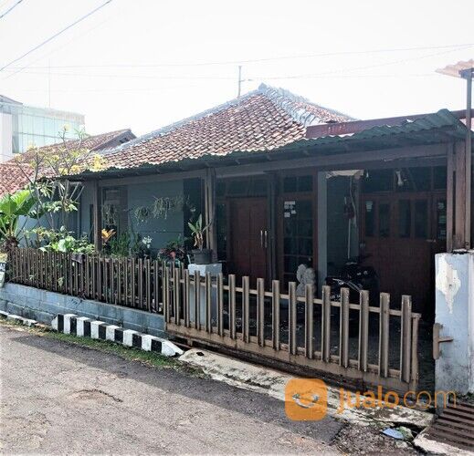 Rumah dalam komplek cihanjuang dekat ke pamkot dan sariwangi