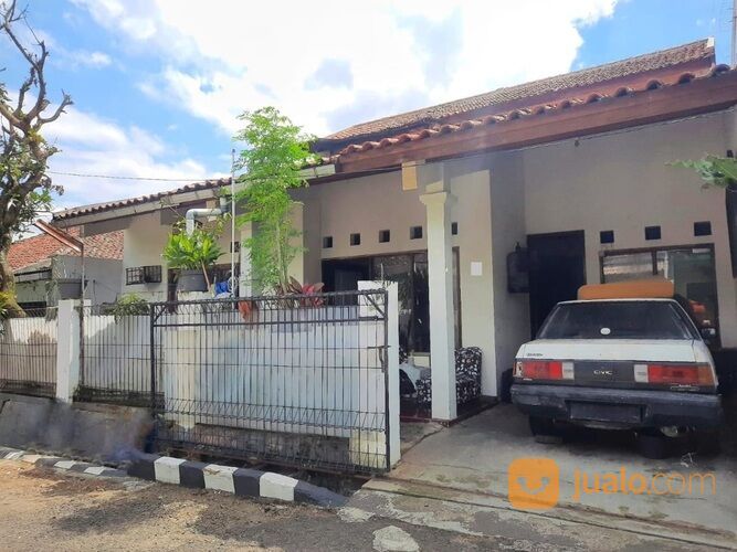 Rumah komplek cihanjuang indah