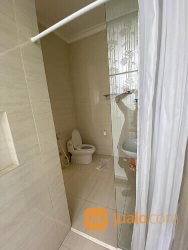 Rumah di Pakuwon City Cluster Windsor Hill