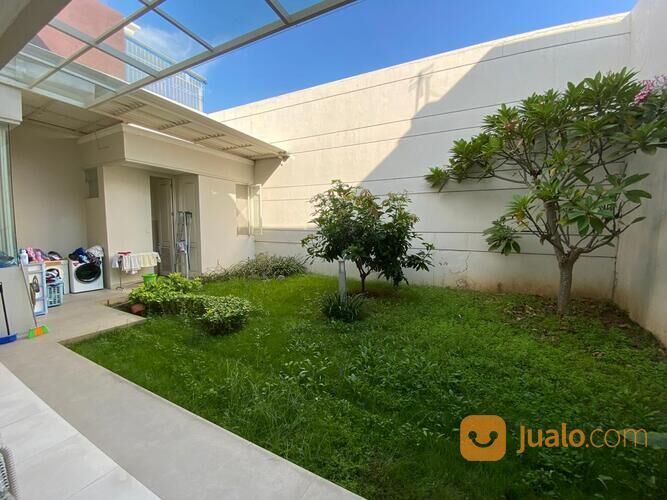 Rumah di Pakuwon City Cluster Windsor Hill