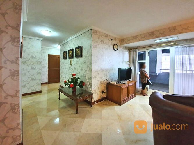 Turun Harga!! Apartemen Grand Tropic, Slipi, 204 m², Lt. 17, SHM (TSI/15306)