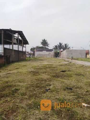 Rumah dengan Row Jalan Lebar 7 Meter