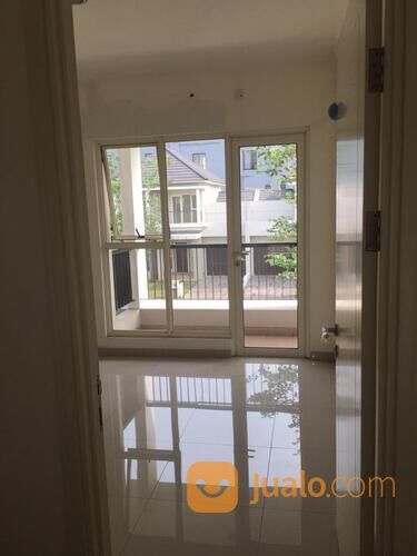 Siap Huni Rumah Cluster Elysia Suvarna Sutera Posisi Paling Depan