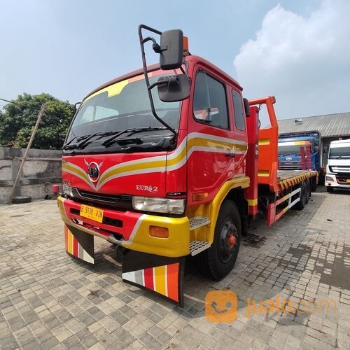 Self Loader UD NISSAN CWA 260 SX Tahun 2011 6x4