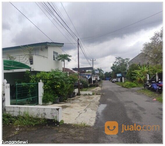 Rumah Jogja Luas Bangunan 200 m2, 6 Kamar Tidur