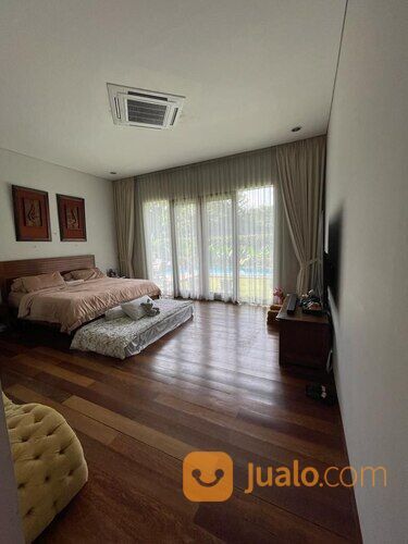 Rumah semi villa jarang ada siap huni private pool jakarta selatan